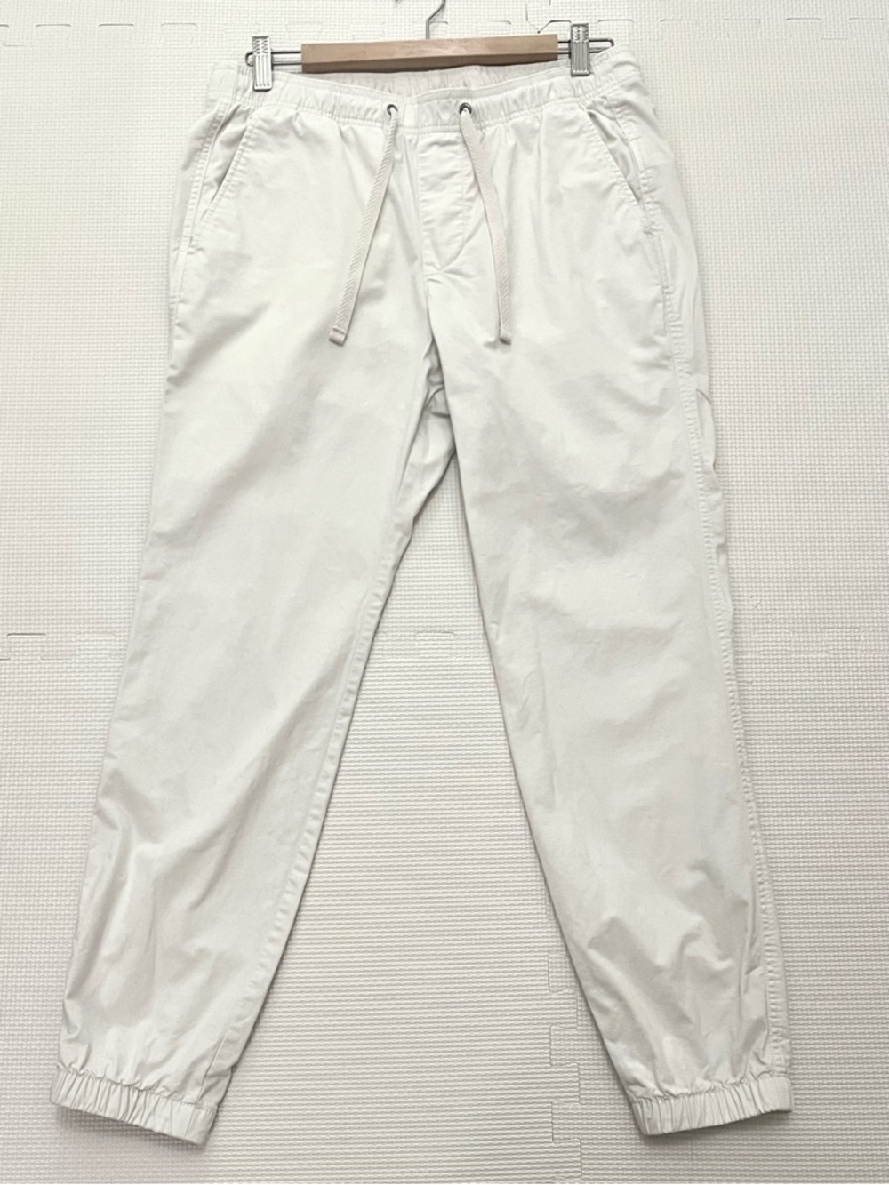 GAP White Drawstring Pull-On Pants Elastic Waist Size M